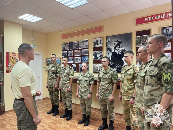 В Кирове ветеран Росгвардии рассказал военнослужащим ведомства о генерале армии Иване Яковлеве