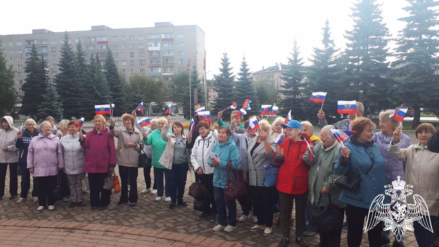 В Кирове ветеран Росгвардии провел мероприятие, посвященное Дню Государственного флага РФ