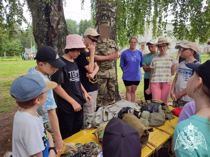 Кировские росгвардейцы повели военно-патриотическое занятие для участников православной смены «Благовестник»