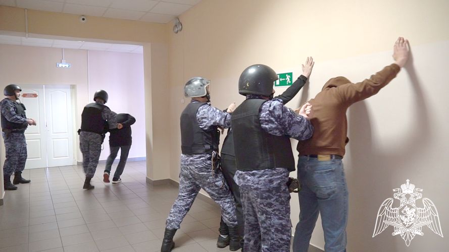В Кировской области Росгвардия приняла участие в антитеррористических учениях в учебных заведениях