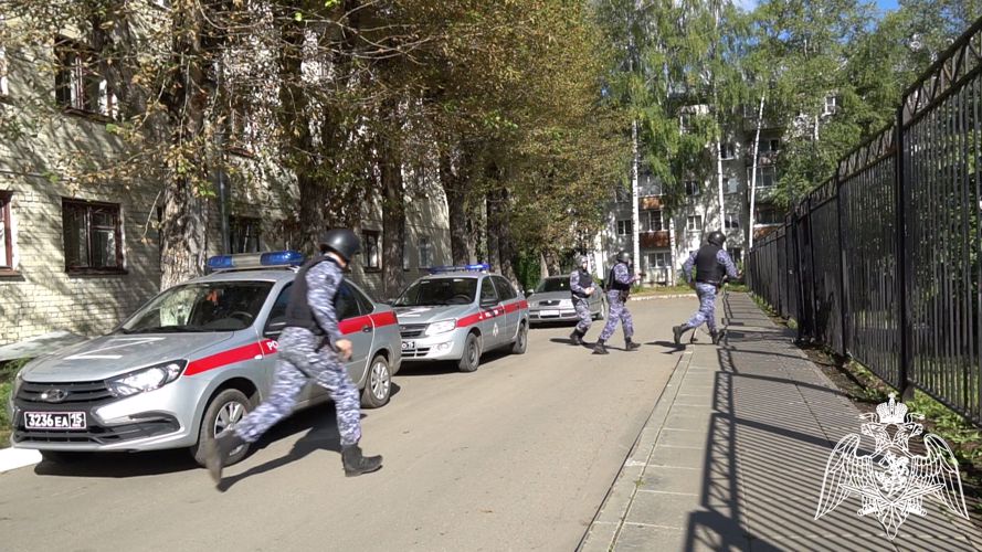 В Кировской области Росгвардия приняла участие в антитеррористических учениях в учебных заведениях