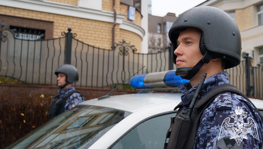 Кировские росгвардейцы задержали трех граждан, находящихся в розыске