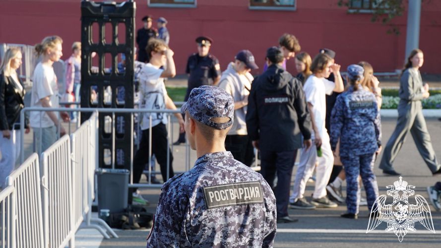 Росгвардейцы обеспечили охрану правопорядка в общегородской День знаний