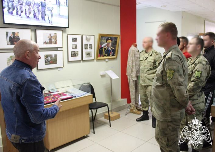 В Кирове военнослужащие Росгвардии посетили музей воинской Славы