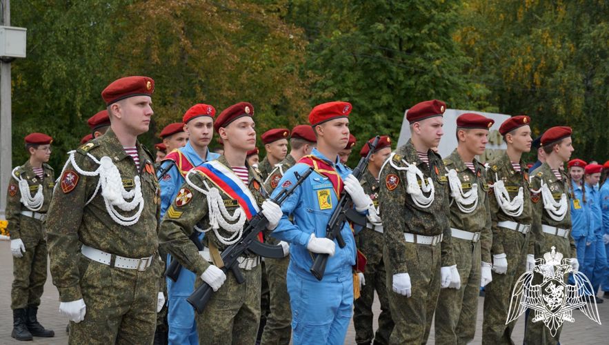 В Кирове ветераны Росгвардии с подшефными кадетами приняли участие в митинге, посвященном Дню солидарности в борьбе с терроризмом