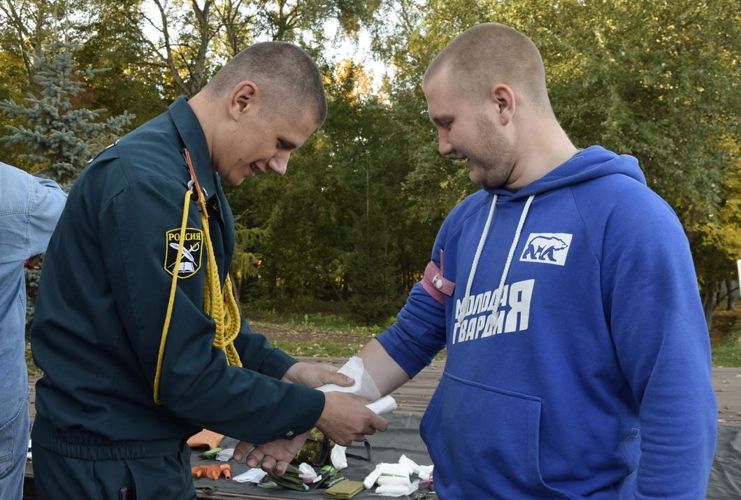 В Кирове росгвардейцы провели для волонтеров мастер-класс по оказанию первой медицинской помощи
