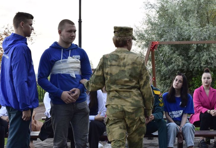 В Кирове росгвардейцы провели для волонтеров мастер-класс по оказанию первой медицинской помощи
