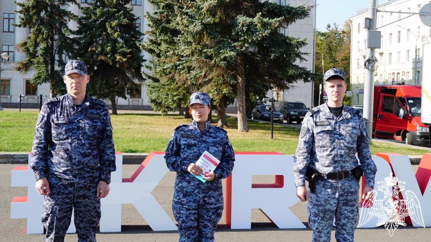 В Кирове сотрудники Росгвардии поддержали донорскую акцию #ДавайВступай