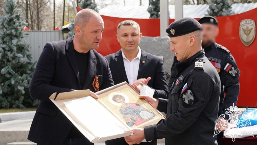 Генерал армии Виктор Золотов поздравил сотрудников и ветеранов с 35-й годовщиной образования отрядов ОМОН