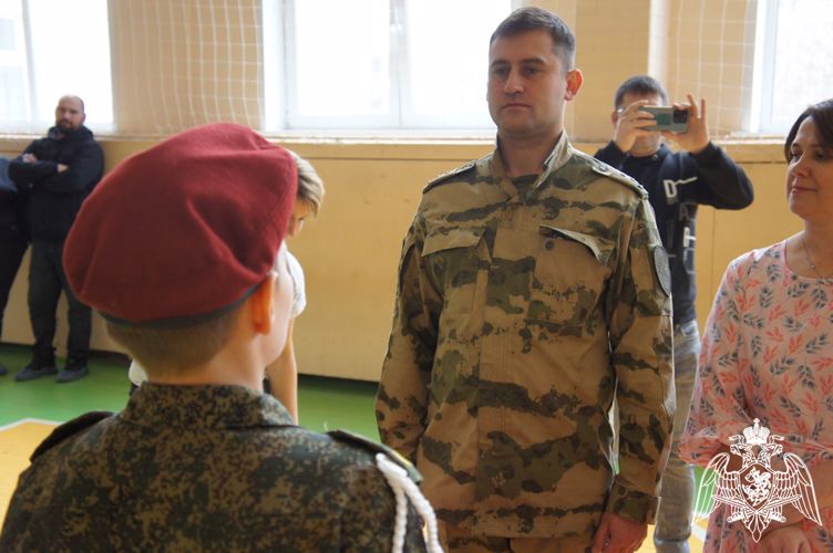 В Кирове росгвардейцы приняли присягу у подшефных кадет