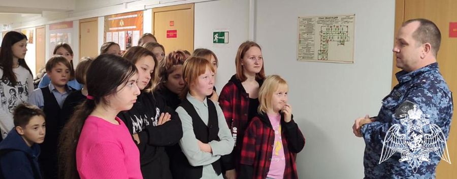 Кировские лицеисты посетили музей вневедомственной охраны Росгвардии