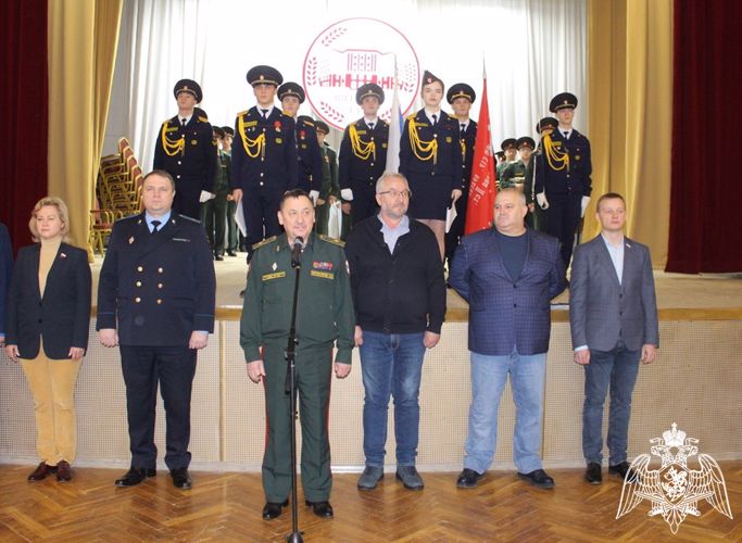 Командир кировского соединения ВНГ РФ поздравил подшефных курсантов с принятием присяги
