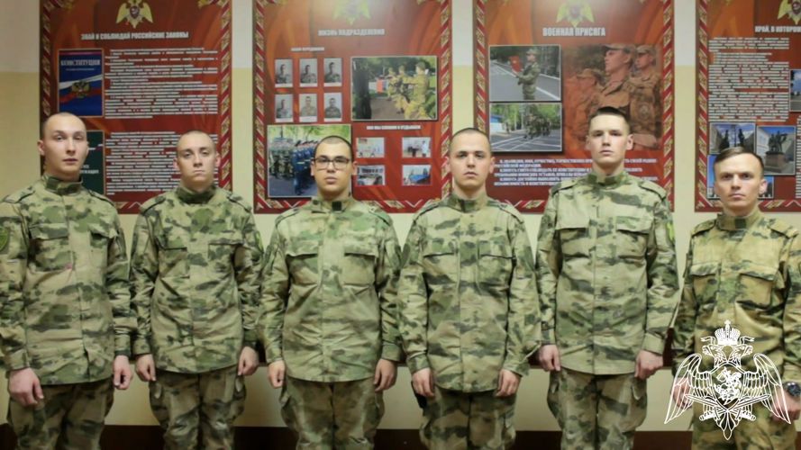 В Кирове военнослужащие Росгвардии присоединились к акции "С любовью маме!"