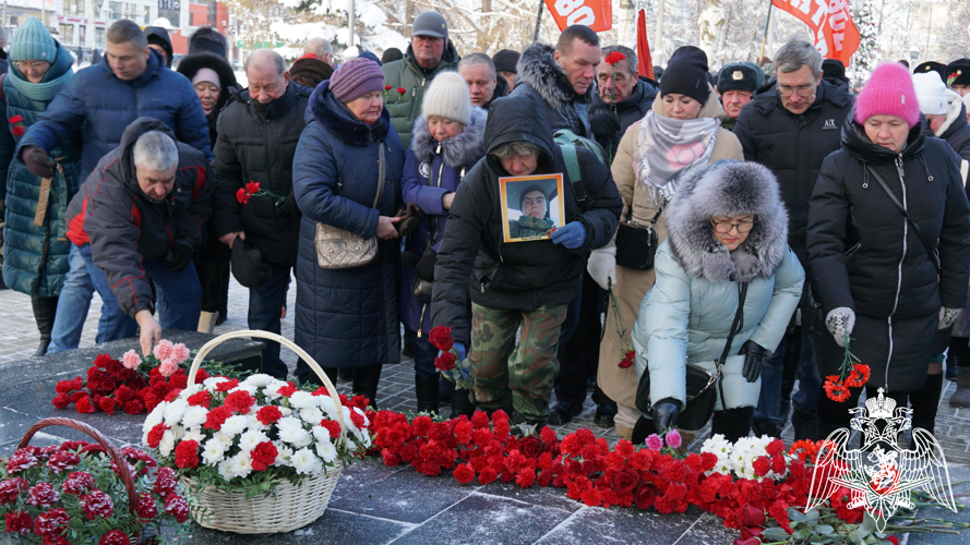 Военнослужащие и ветераны Росгвардии почтили память погибших товарищей