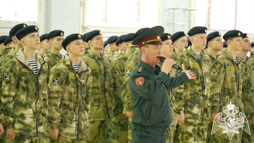 Командир Кировского соединения ВНГ РФ Линар Нигматзянов принял участие в церемонии принятия Присяги подшефными курсантами
