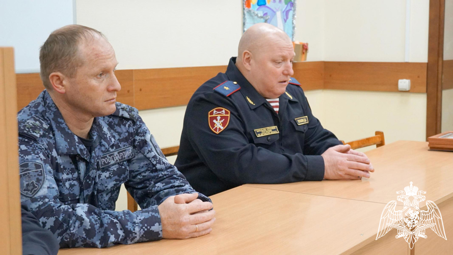 Начальник Управления Росгвардии по Кировской области поздравил личный состав с наступающим Новым годом и Рождеством