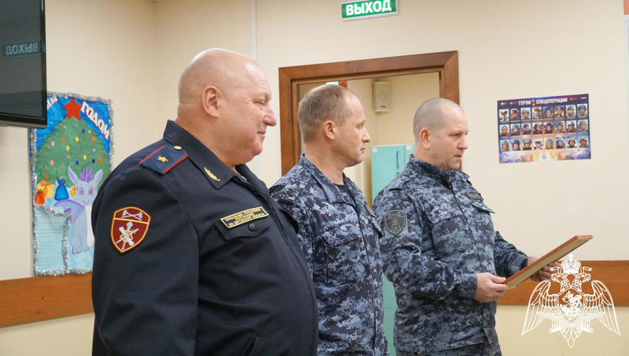 Начальник Управления Росгвардии по Кировской области поздравил личный состав с наступающим Новым годом и Рождеством