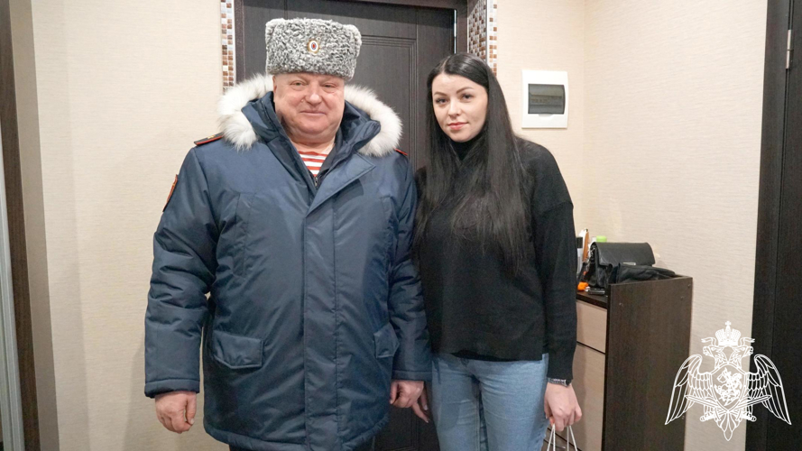 Генерал-майор полиции Дмитрий Пушкин навестил вдову росгвардейца, погибшего при исполнении воинского долга 