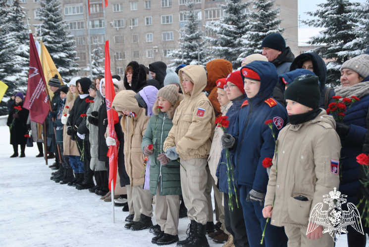 В Кирове росгвардейцы приняли участие в памятном митинге в парке Победы