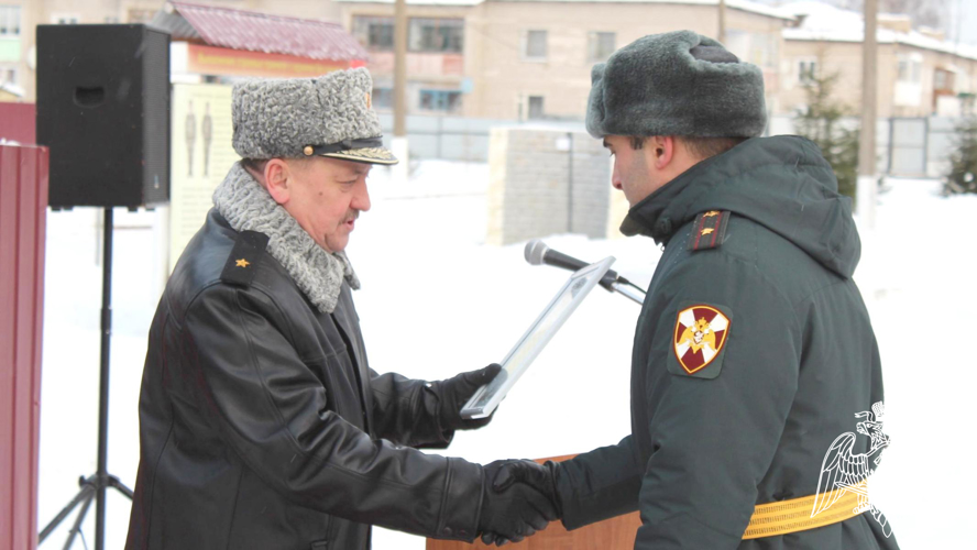 В Кировской области состоялась торжественная церемония вручения Боевого знамени воинской части Росгвардии 