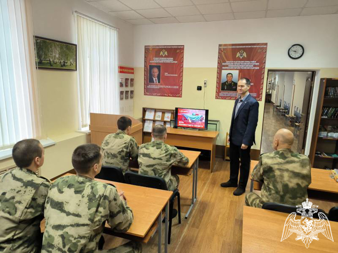 В Кирове ветеран Росгвардии провел мероприятие, посвященное Дню Неизвестного солдата