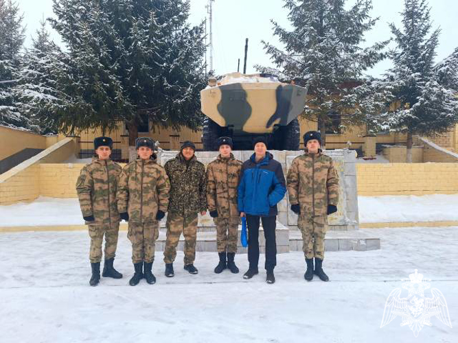 В Кирове ветеран Росгвардии провел мероприятие, посвященное Дню Неизвестного солдата