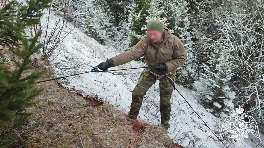 Сотрудники ОМОН «Вятич» отработали навыки по поиску и нейтрализации вооруженных преступников