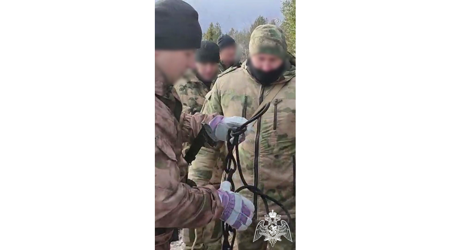 Сотрудники ОМОН «Вятич» отработали навыки по поиску и нейтрализации вооруженных преступников