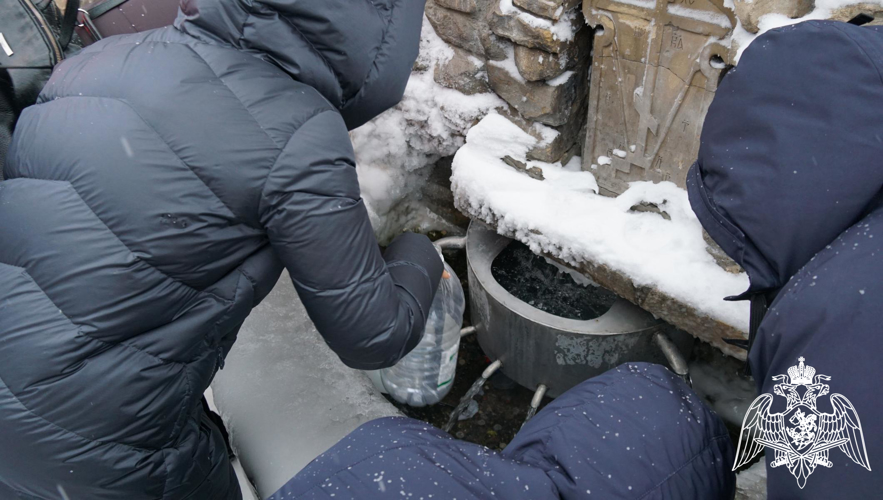 В Кировской области росгвардейцы обеспечили безопасность граждан во время крещенских богослужений