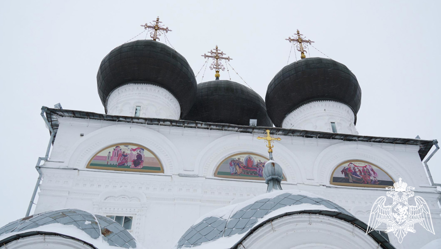 В Кировской области росгвардейцы обеспечили безопасность граждан во время крещенских богослужений