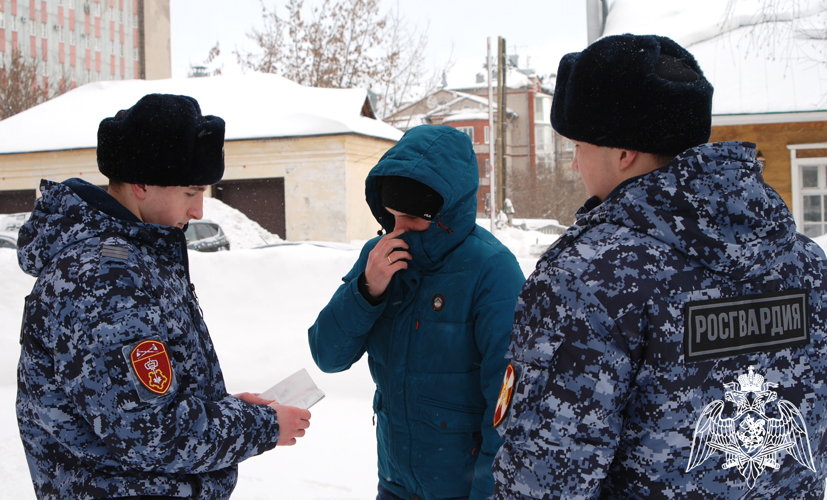 В Кирове росгвардейцы задержали подозреваемого в приобретении наркотиков