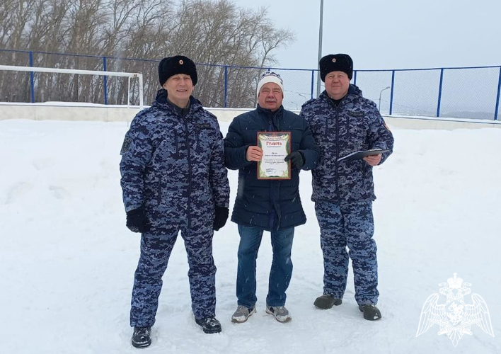 В Кирове прошел турнир по хоккею на валенках среди сотрудников вневедомственной охраны Росгвардии