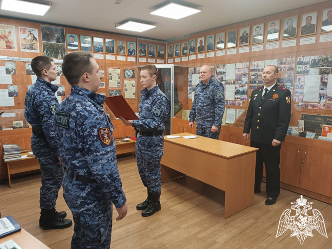 В Кирове молодые росгвардейцы приняли Присягу