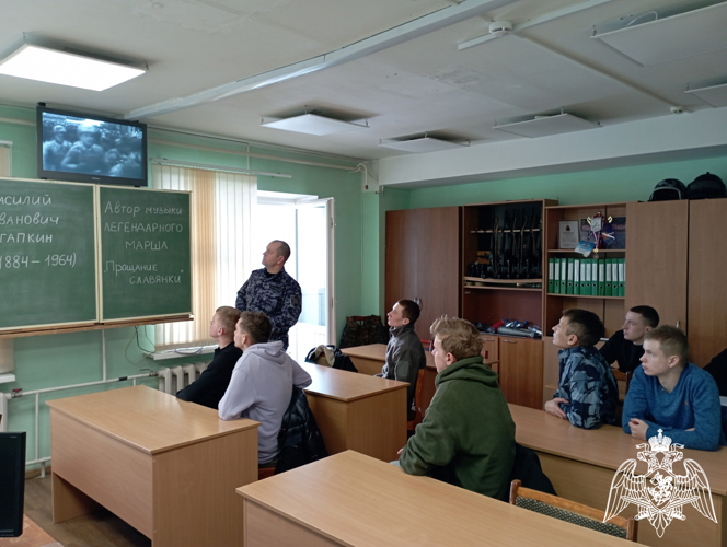 В Кирове росгвардейцы присоединились к ведомственной акции "Прощание славянки – марш, объединивший народы"