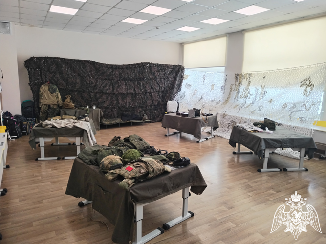 В Кирове росгвардейцы в преддверии Дня защитника Отечества проводят уроки мужества