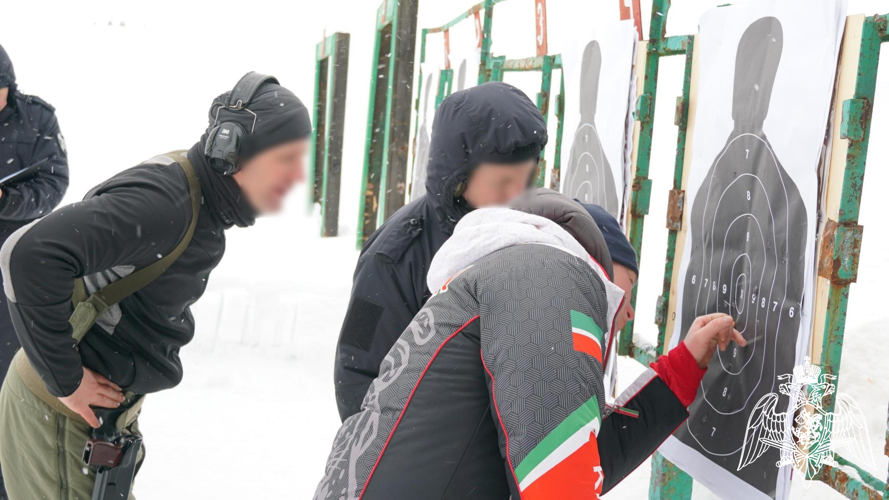 Команда ОМОН «Вятич» - победитель турнира среди спецподразделений по служебному двоеборью