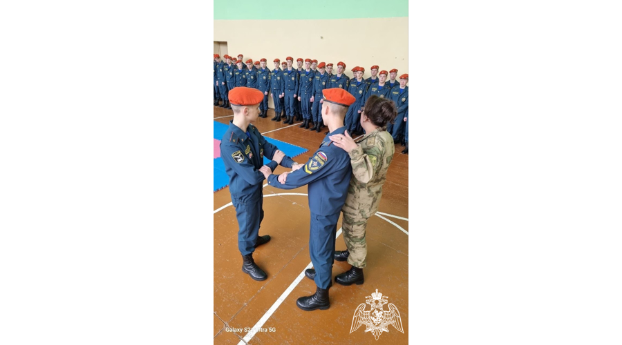 В Кирове росгвардейцы провели для подшефных профориентационные мероприятия и уроки мужества