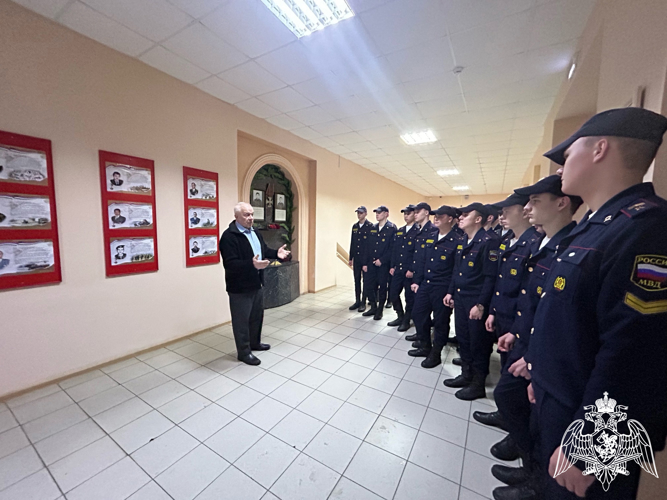 Курсанты подшефного колледжа побывали в гостях у ОМОН "Вятич" Росгвардии