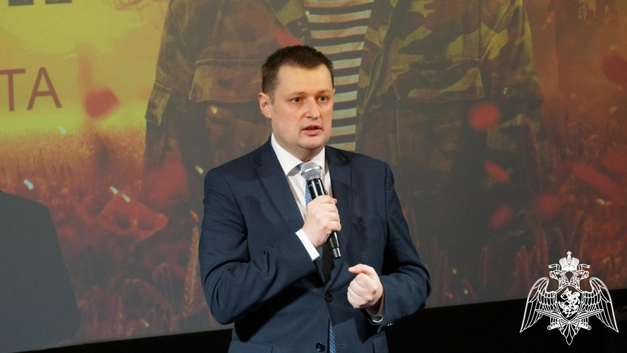 В Кирове росгвардейцы посетили предпремьерный показ фильма «Позывной «Пассажир»