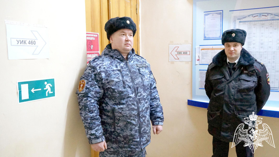 Росгвардейцы приняли участие в охране общественного порядка во время выборов Президента России в Приволжье