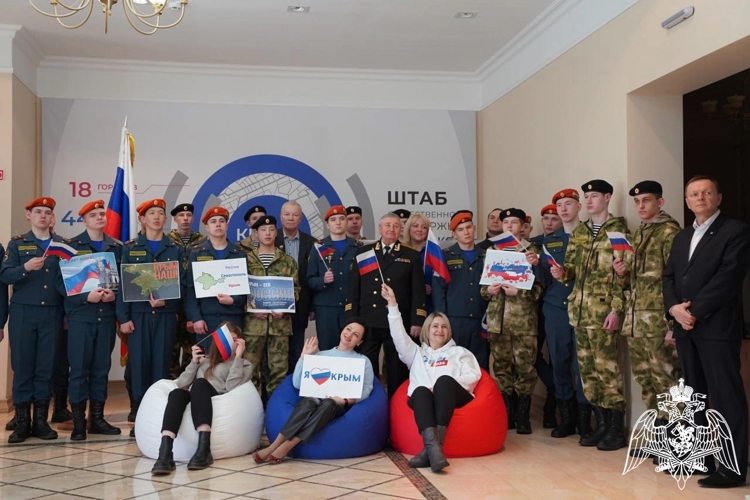 В Кирове подшефные росгвардейцев отпраздновали юбилей воссоединения Крыма с Россией