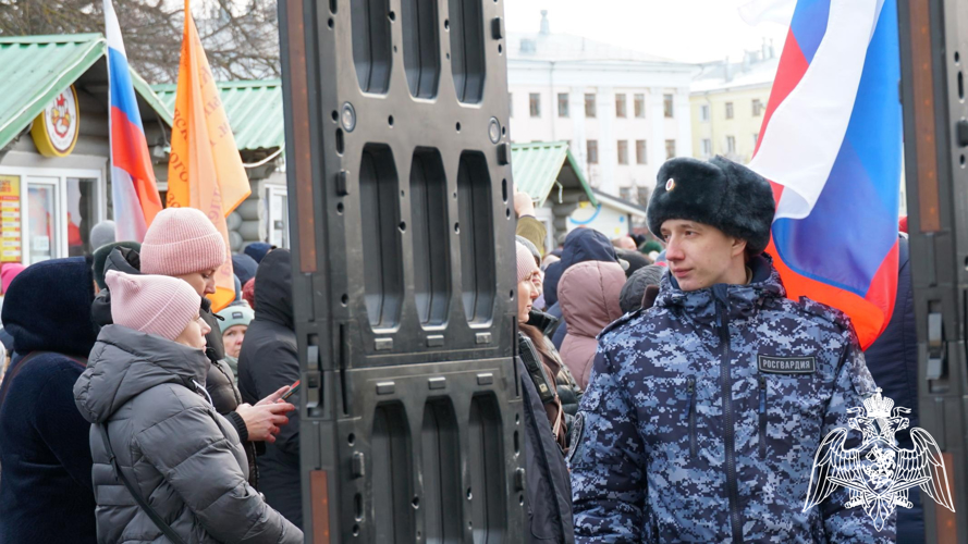 В Кирове росгвардейцы приняли участие в обеспечении безопасности митинга «Русская весна»