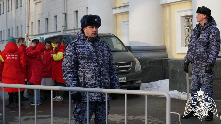 В Кирове росгвардейцы приняли участие в обеспечении безопасности митинга «Русская весна»