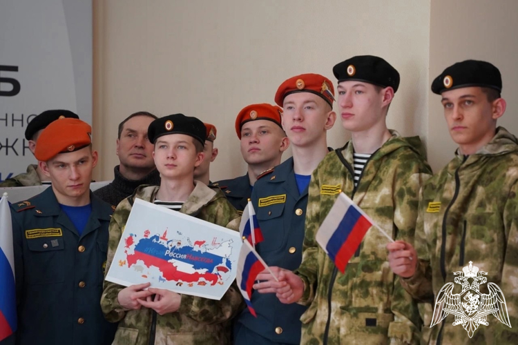 В Кирове подшефные росгвардейцев отпраздновали юбилей воссоединения Крыма с Россией