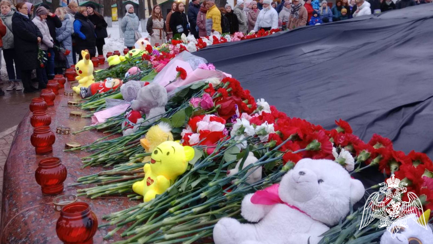 В Кирове росгвардейцы присоединились к траурной акции в память о погибших в «Крокус Сити Холле»  
