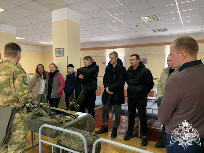 Студенты ВятГУ побывали в кировской воинской части Росгвардии