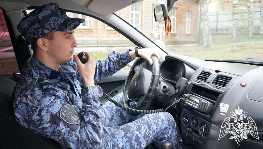 В Кирове росгвардейцы помогли гражданину, находившемуся в беспомощном состоянии