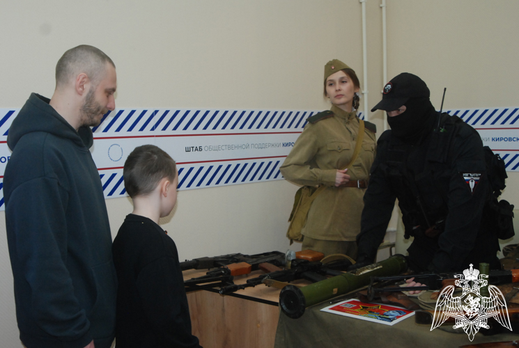 "Славное прошлое - великое будущее". В Кирове подшефные росгвардейцев приняли участие в работе интерактивного проекта