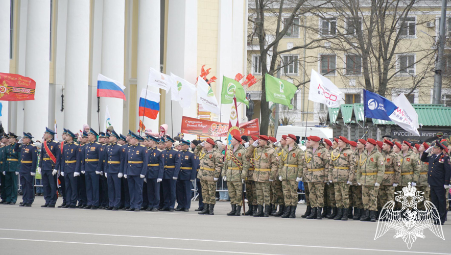В Кирове сотрудники и военнослужащие Росгвардии приняли участие в торжествах, посвященных 79-ой годовщине Победы в Великой Отечественной войне 