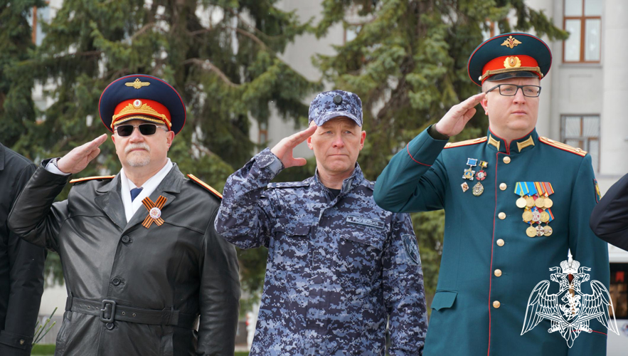 В Кирове сотрудники и военнослужащие Росгвардии приняли участие в торжествах, посвященных 79-ой годовщине Победы в Великой Отечественной войне 